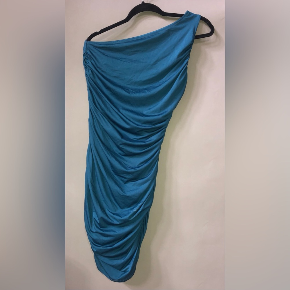 NWT PRETTYGARDEN Ruched Bodycon One-Shoulder Dress Sz Small - Picture 3 of 6